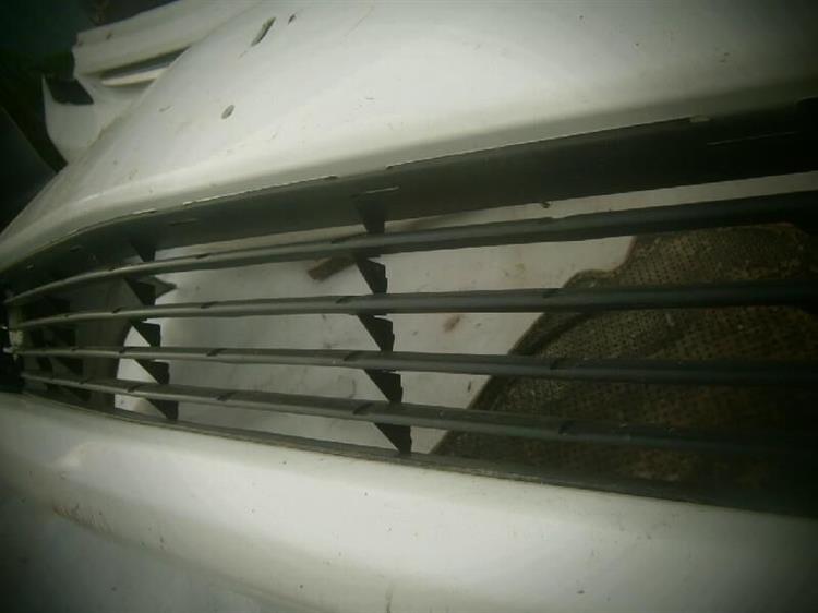 Решетка радиатора Тойота Приус в Забайкальске 72763