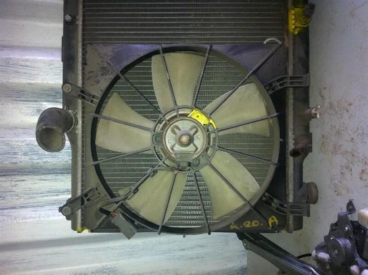 Диффузор радиатора Хонда Стрим в Забайкальске 7847