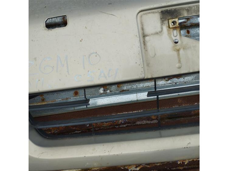 Решетка радиатора Тойота Исис в Забайкальске 91579